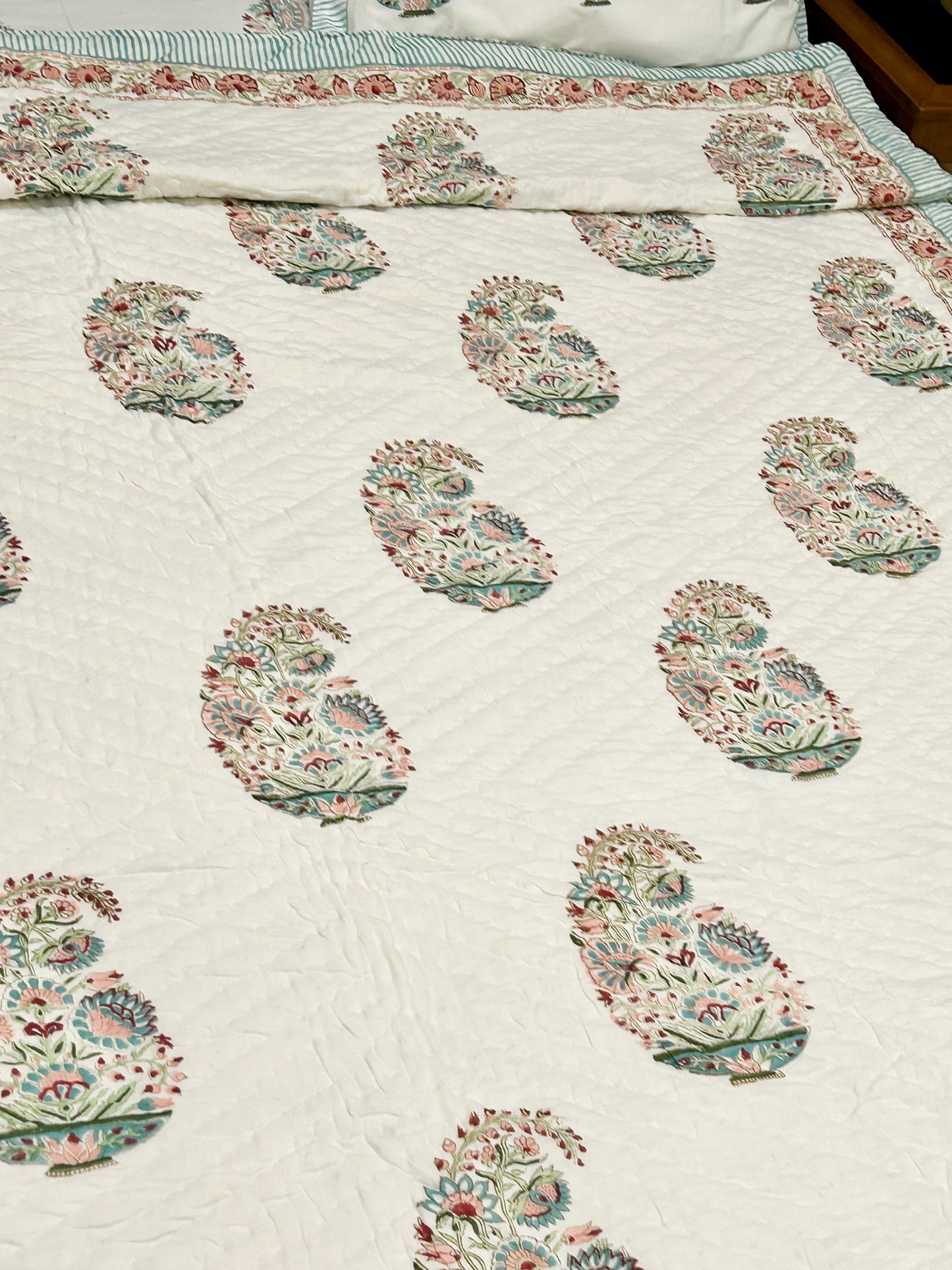 CHAMPA MAHAL HANBLOCK PRINT PURE MULMUL COTTON QUILT