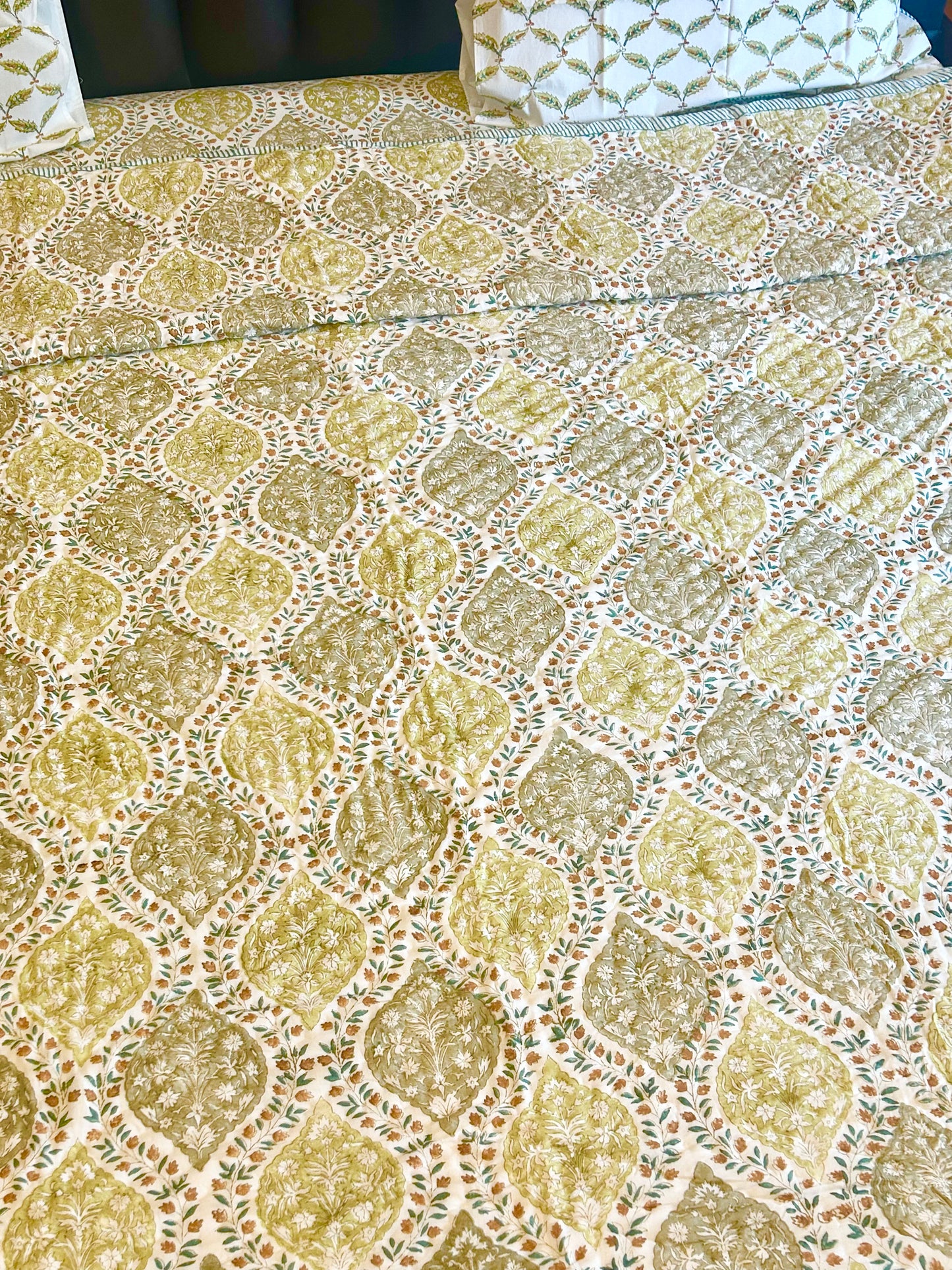HANDBLOCK PRINT PURE MULMUL COTTON QUILT