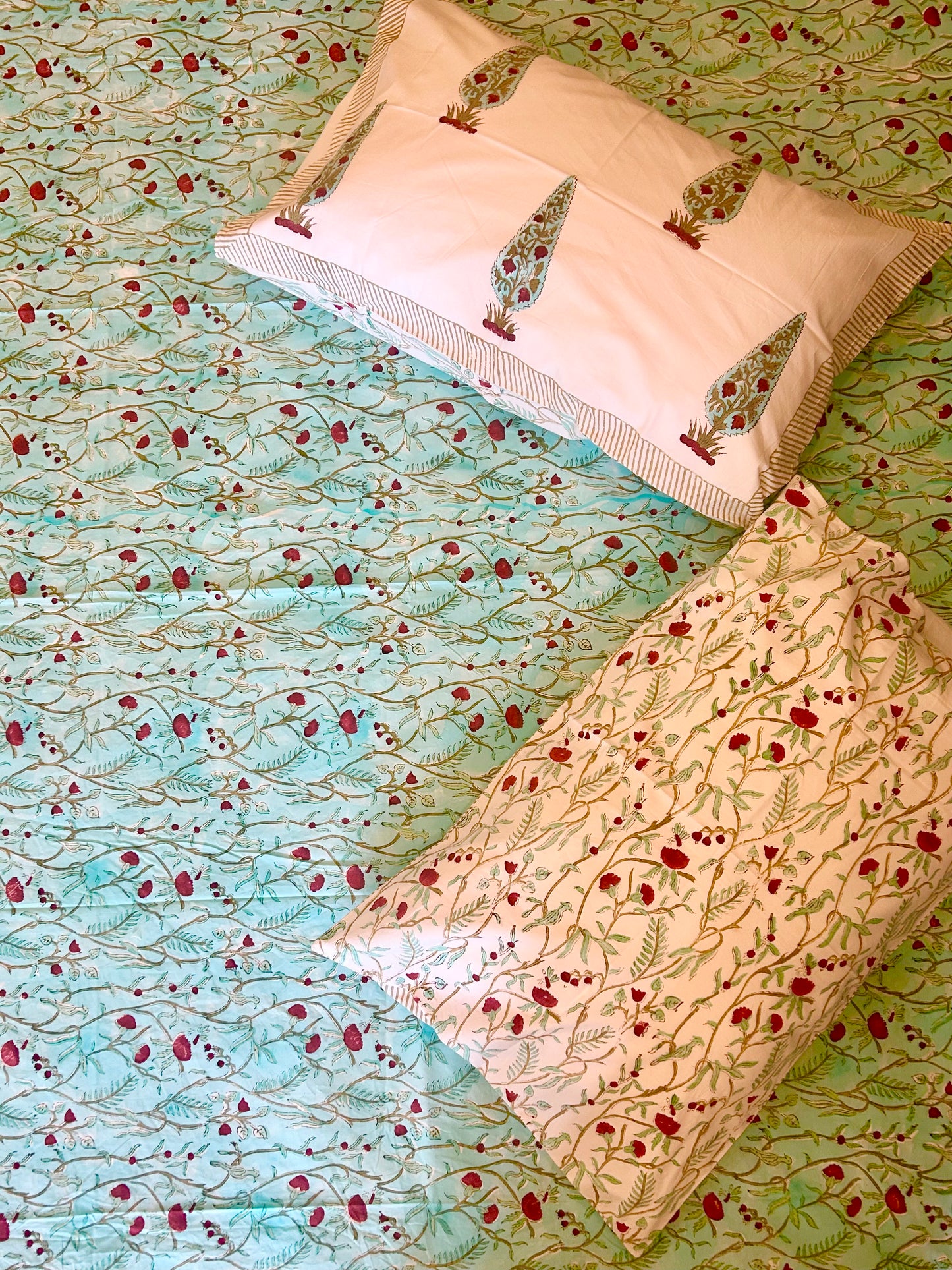 FLORA HANDBLOCK PRINT PURE MULMUL COTTON QUILT