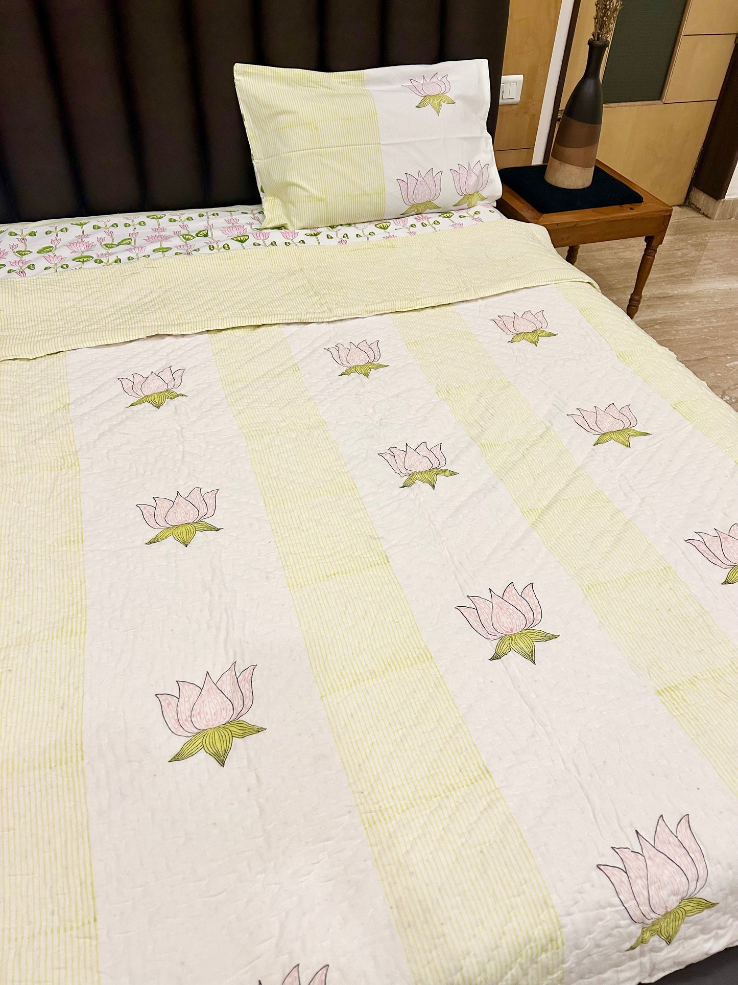 HANDBLOCK PRINT PURE MULMUL COTTON QUILT