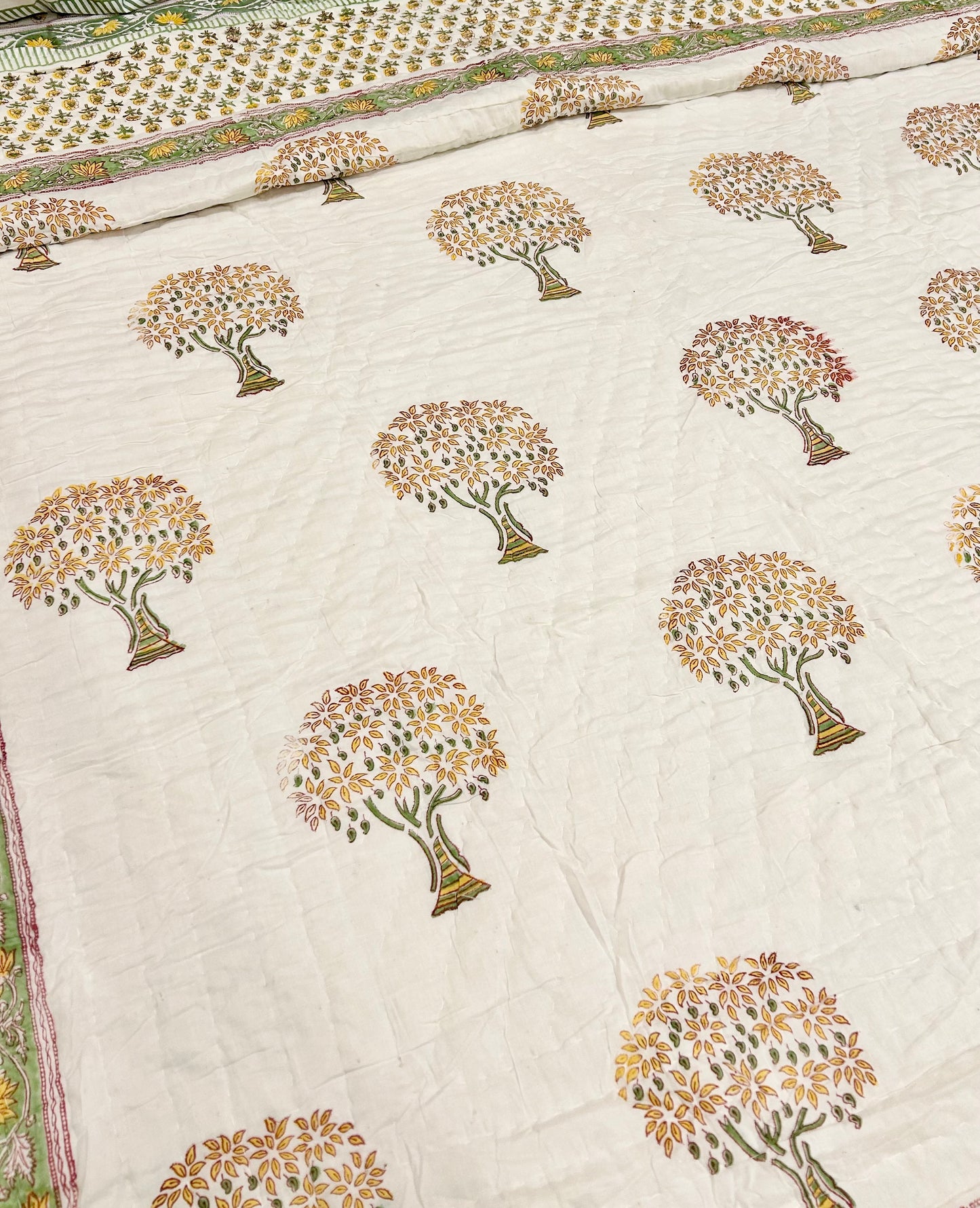 YELLOW WISHING TREE PURE HANDBLOCK MULMUL COTTON QUILT