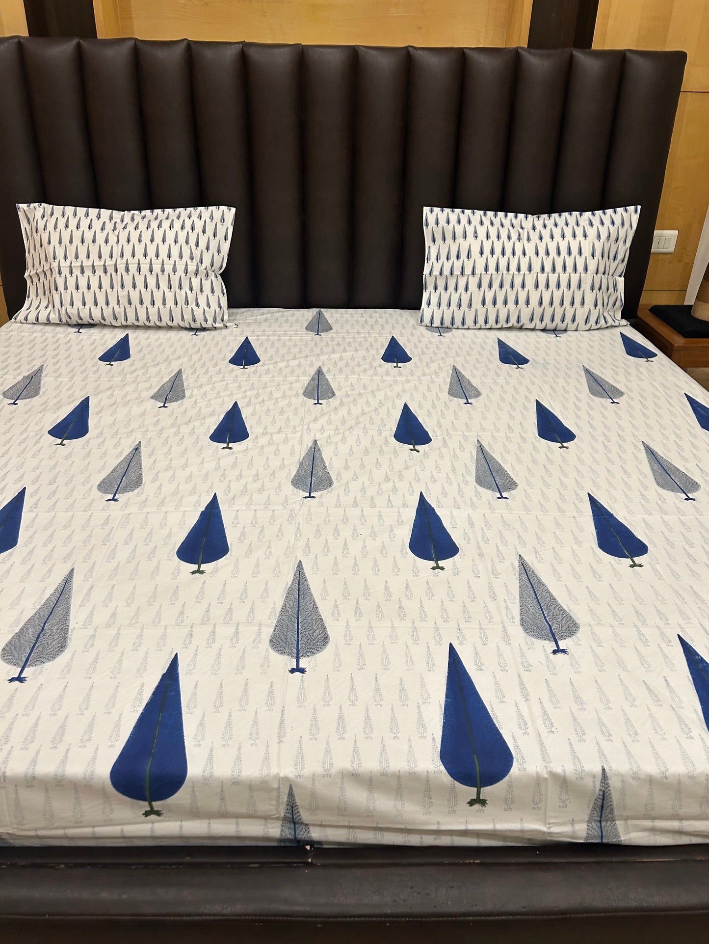 Blue Giant Leaf Handblock bedsheet