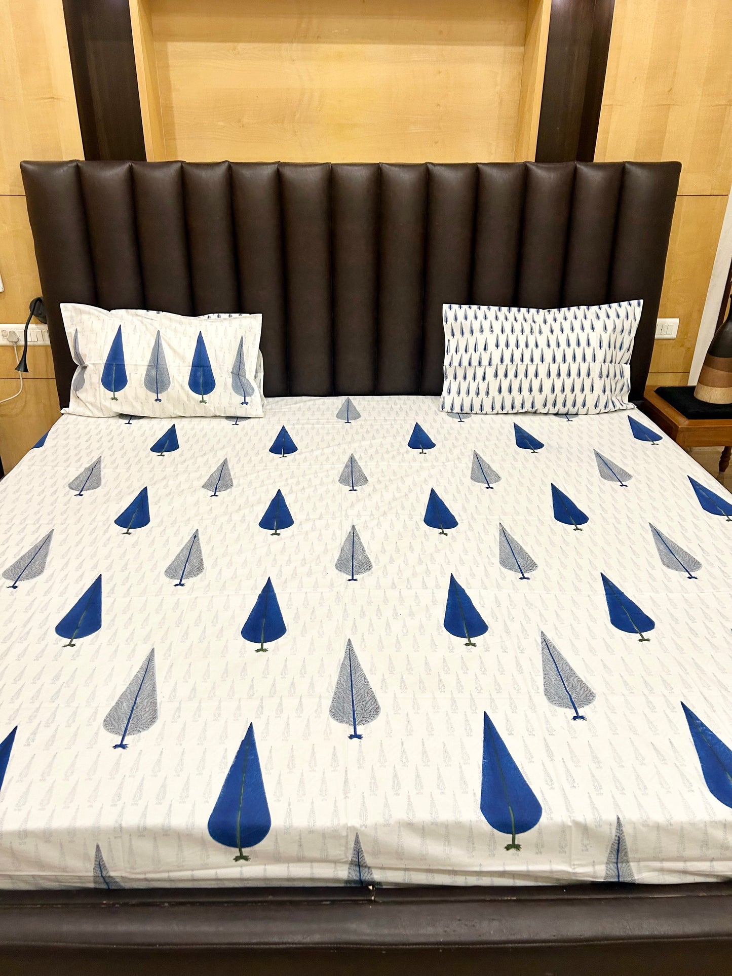 Blue Giant Leaf Handblock bedsheet