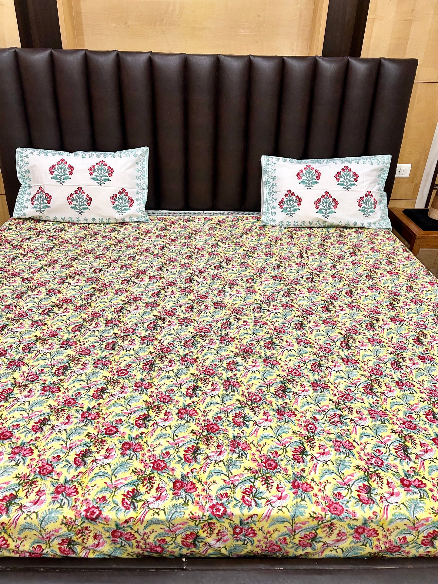 PARROT'S PARADISE HANDBLOCK BEDSHEET